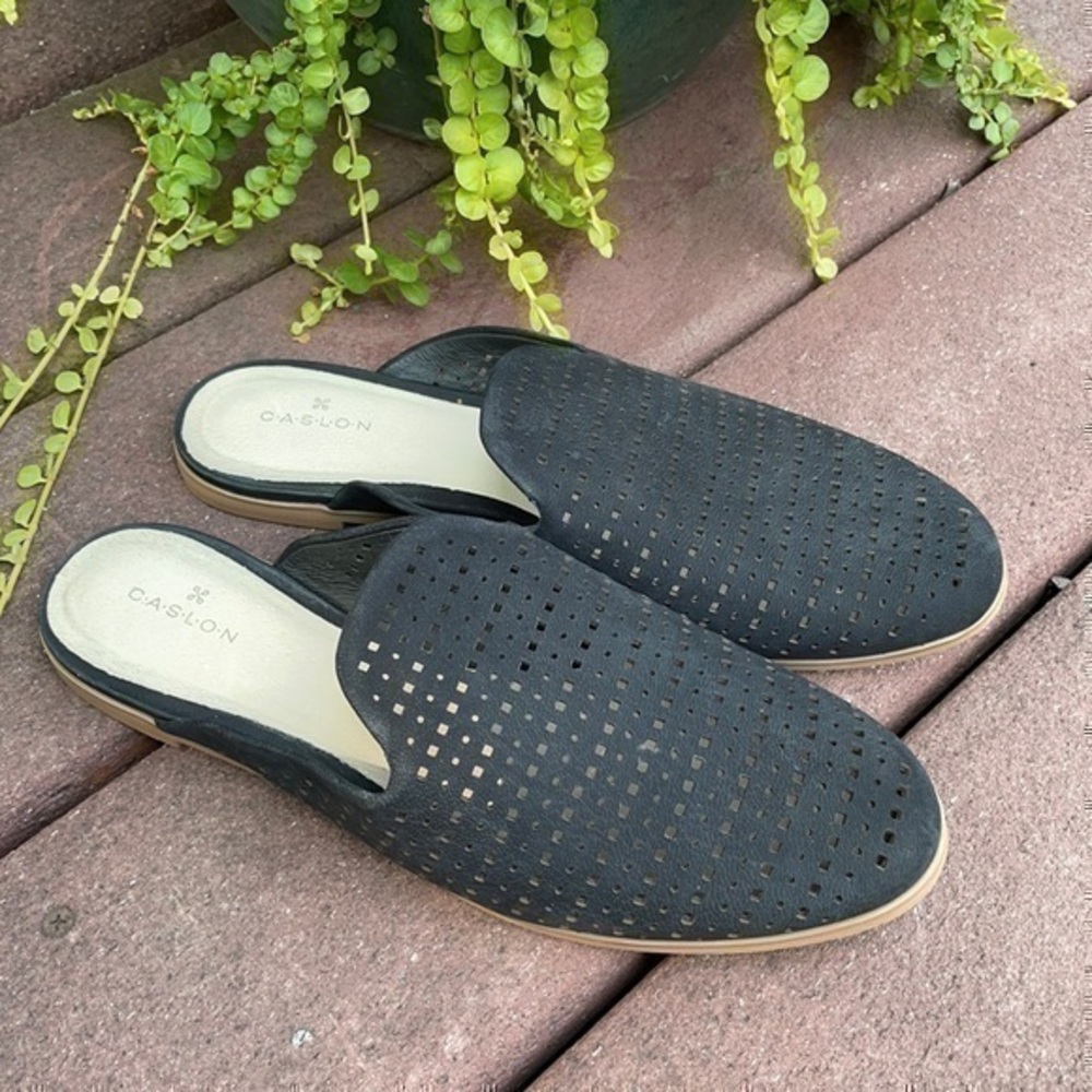 Caslon perforated black mules flats 9.5